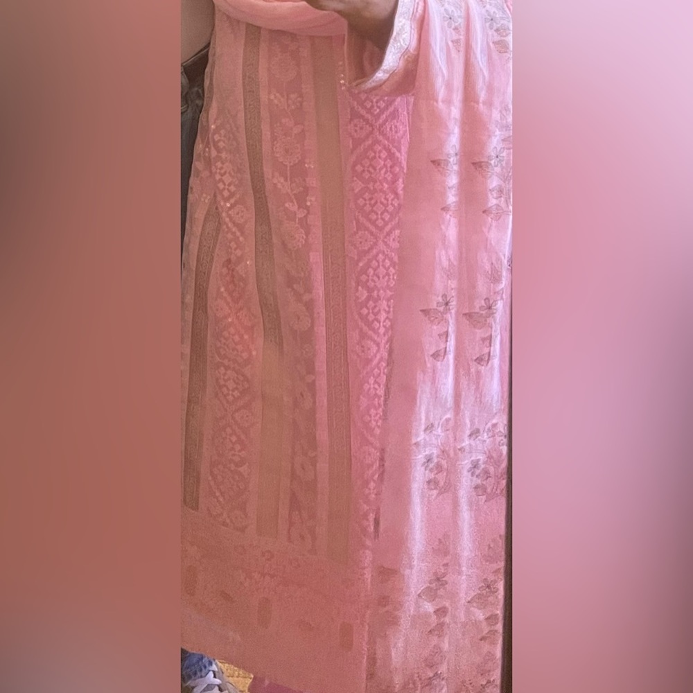 indian georgette fabric Three piece.comes with Shirt, Pants and good dupatta.